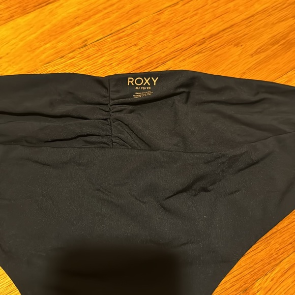 Like New Roxy Beach Classics Cheeky Bikini Bottom - Picture 3 of 8